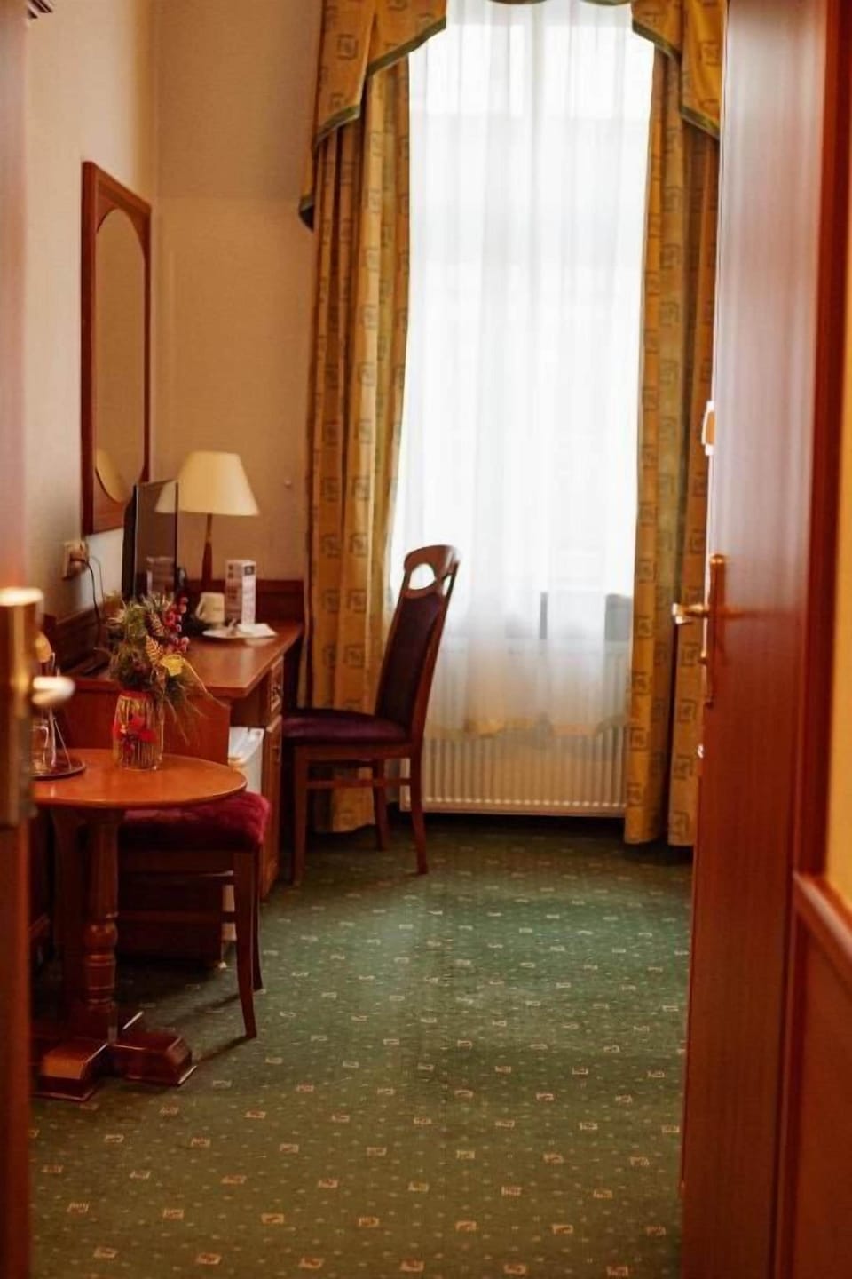Standard Single Room, City View | Interior
