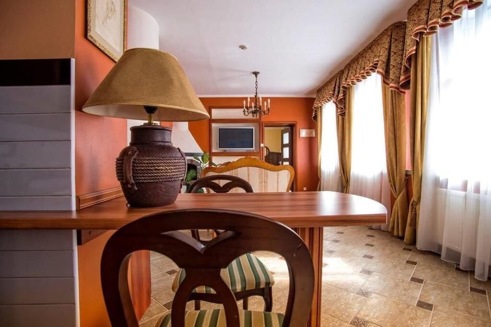 Luxury Apartment | Dining