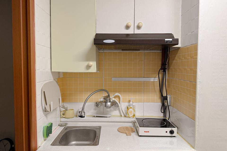Classic Double Room | Private kitchen | Electric kettle, dining tables