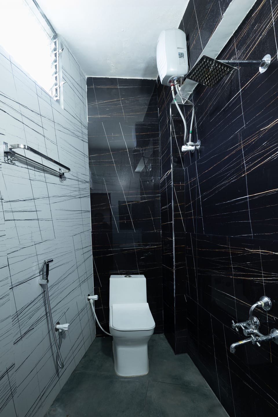 Deluxe Room | Bathroom | Shower