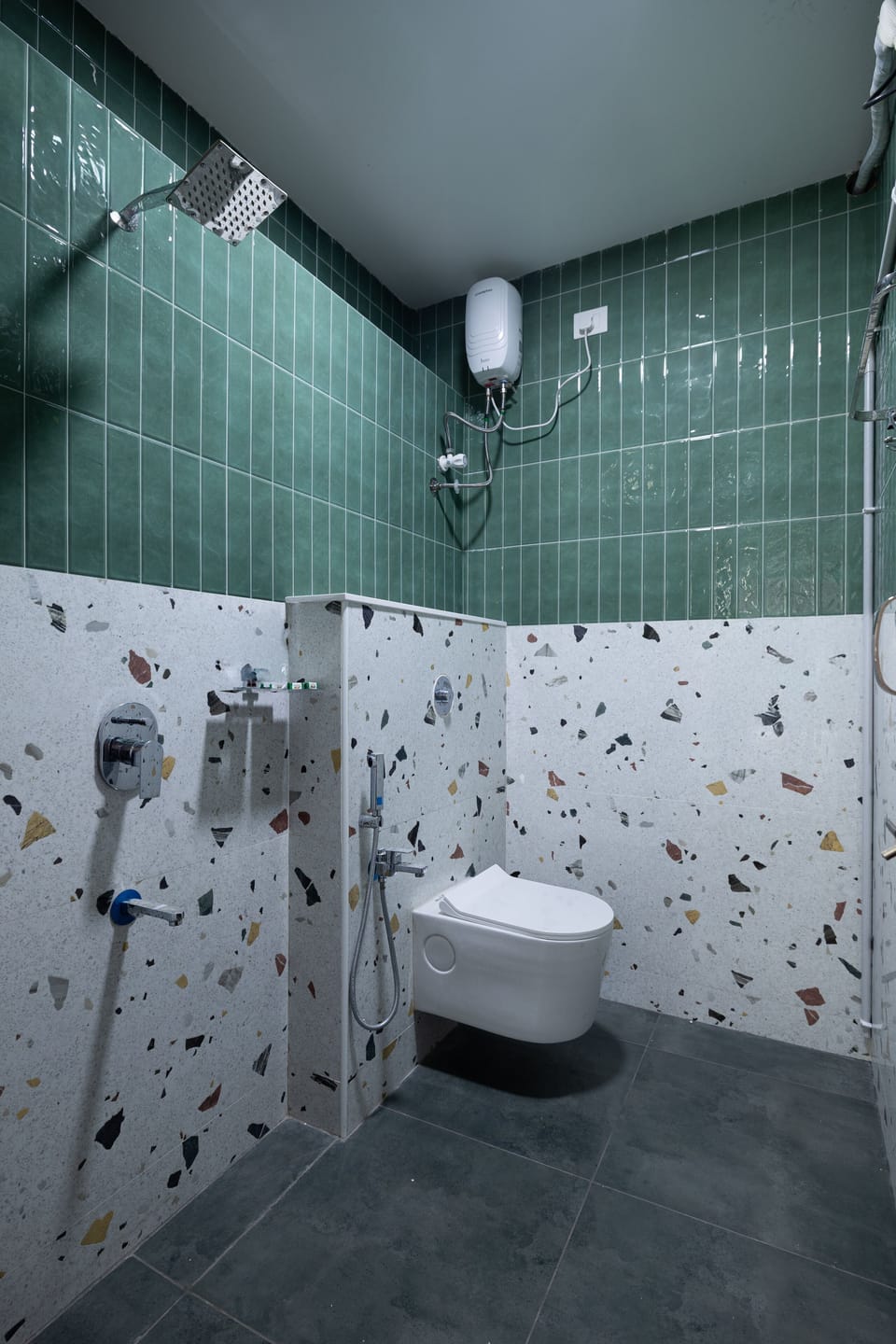Family Room | Bathroom | Shower
