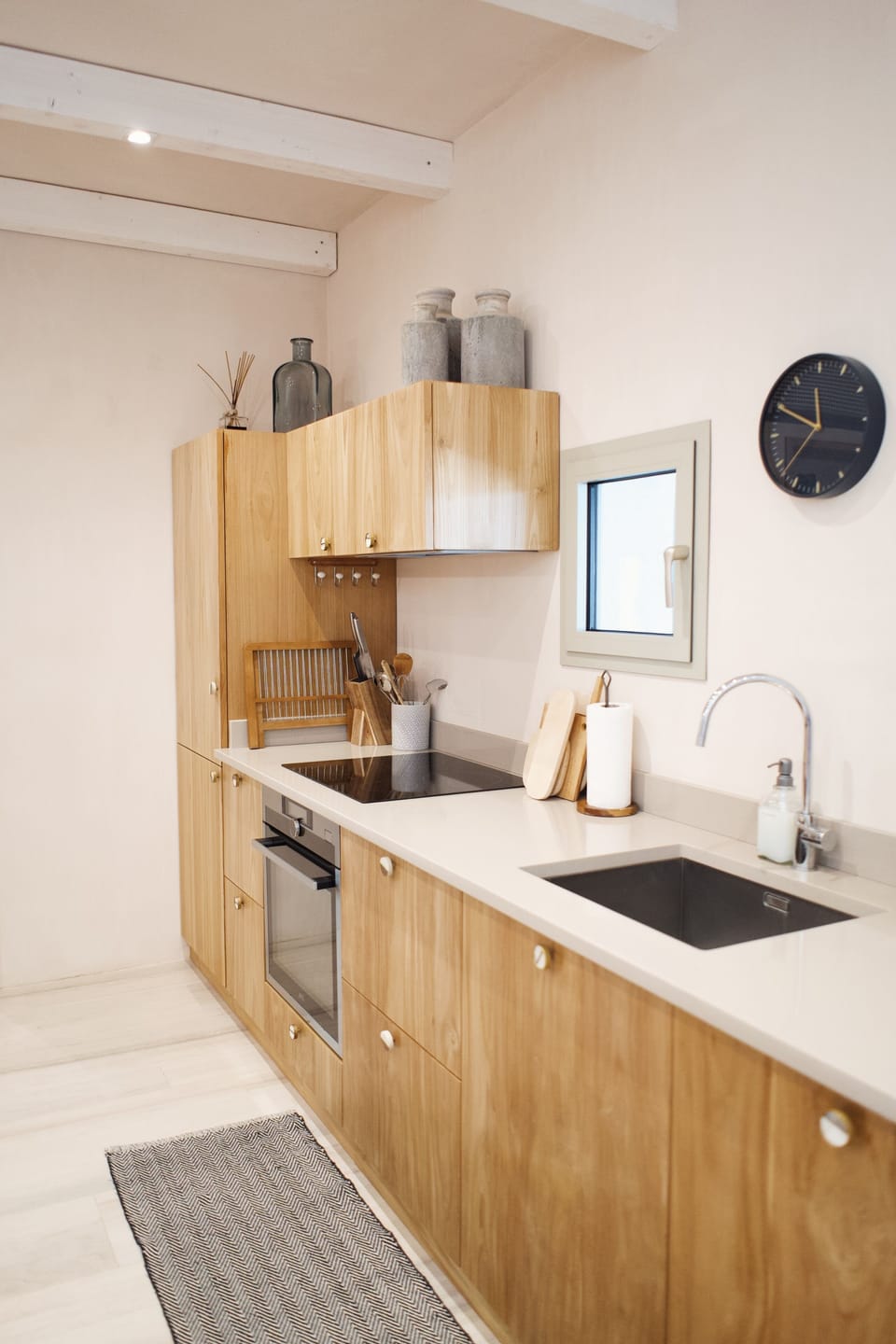 Deluxe Suite, Patio, Sea View | Private kitchen | Espresso maker, electric kettle