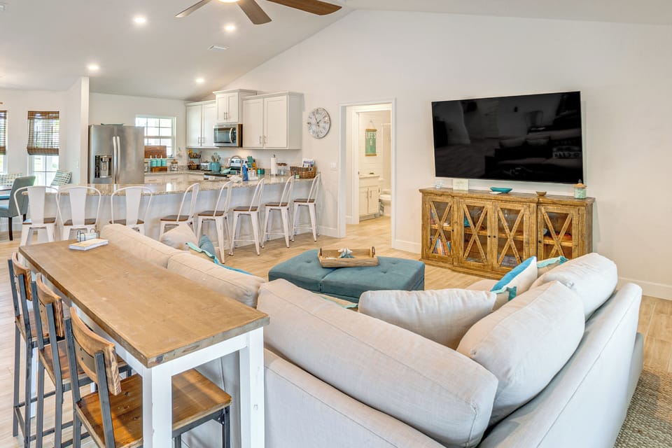 House (3 Bedrooms) | Interior