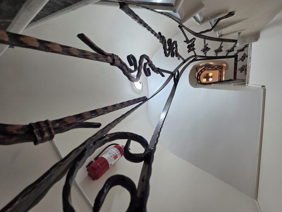Handrails in stairways