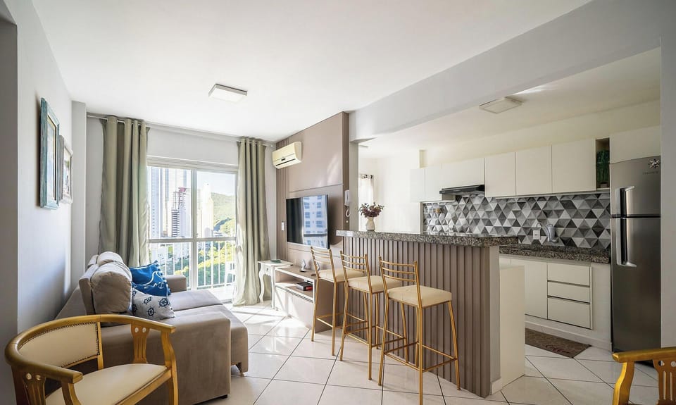 Basic Apartment | Living area