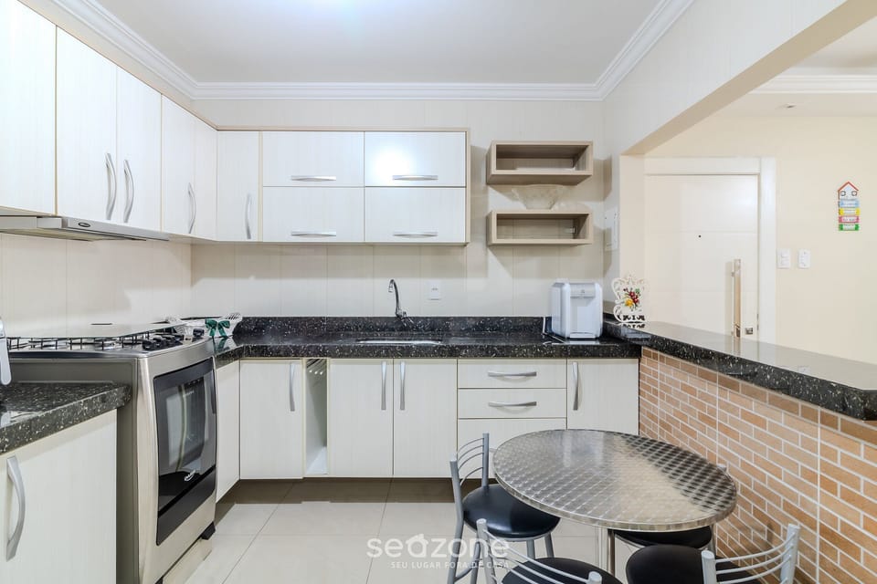 Basic Apartment | Private kitchen | Cookware/dishes/utensils