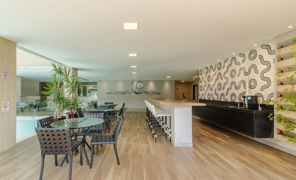 Basic Apartment | Dining