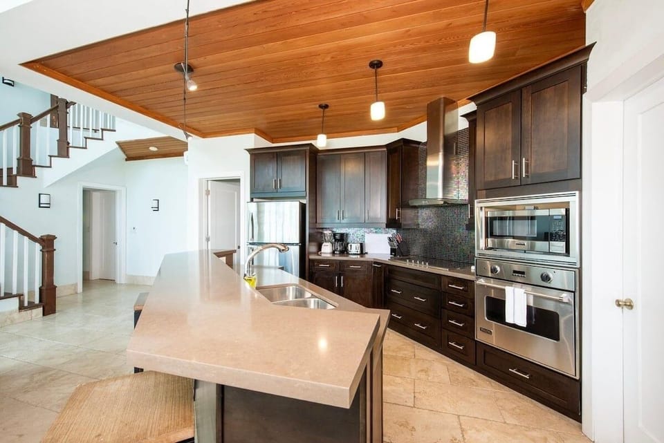 Villa, 4 Bedrooms | Private kitchen | Coffee/tea maker, fridge, oven, toaster