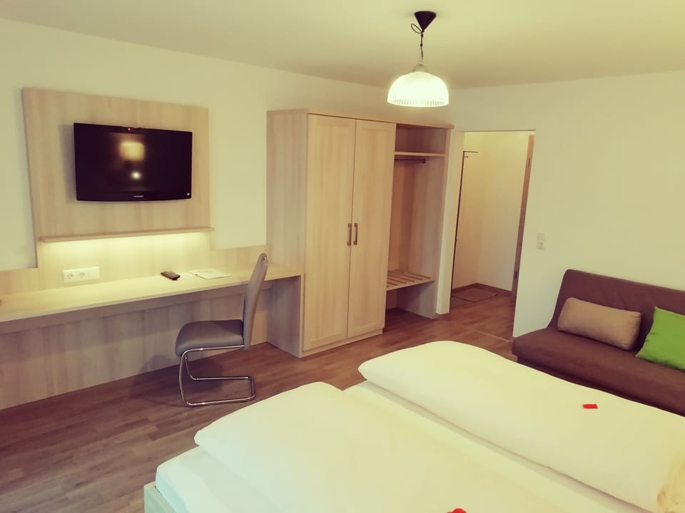 Double Room | WiFi (free)