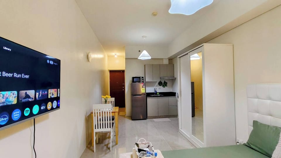 Condo, 1 Bedroom, Patio, City View | Interior