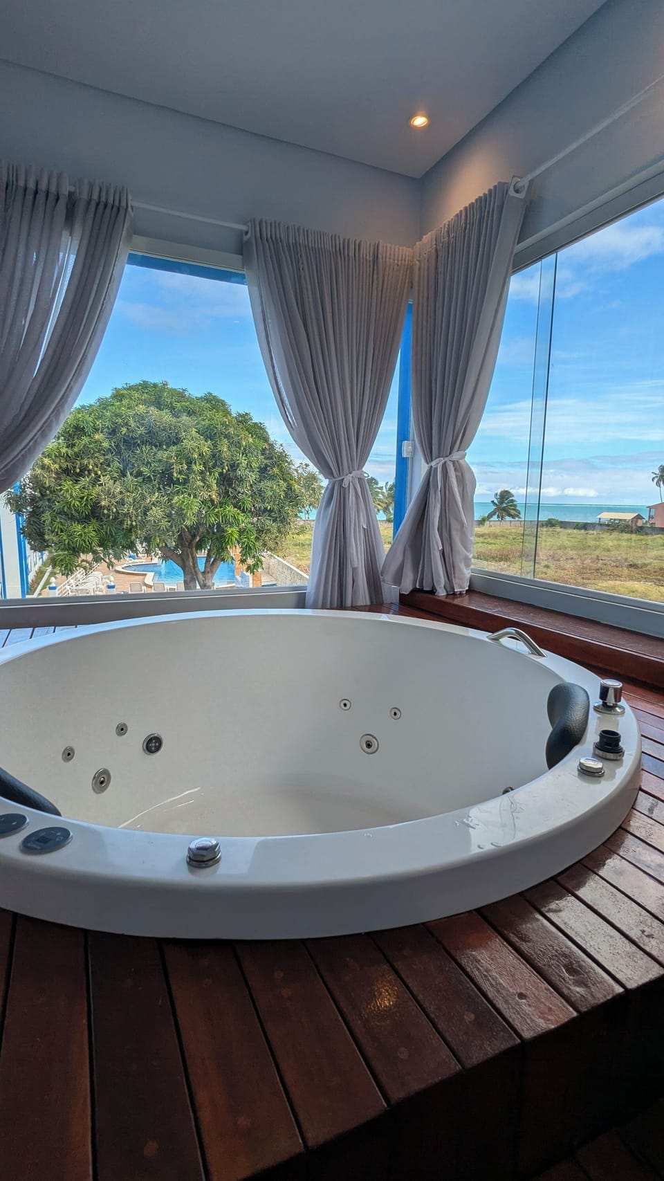 Deluxe Suite, 2 Bedrooms, Balcony, Sea View | Private spa tub