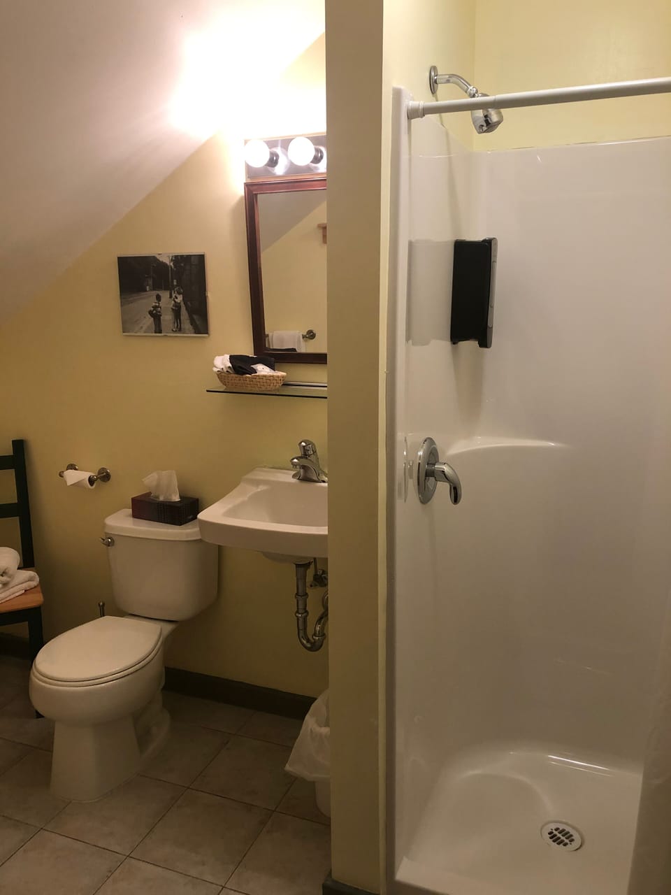 Regular Double Room #1 | Bathroom | Shower, free toiletries, hair dryer, towels
