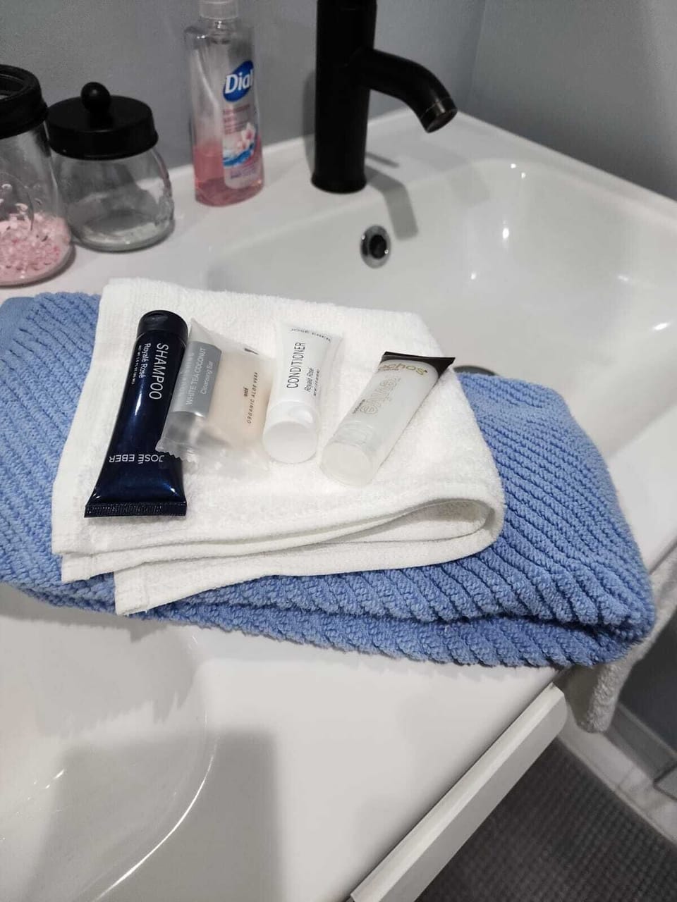 Bathroom amenities