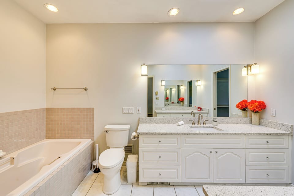 En-Suite Bathroom | Shower | Main Level