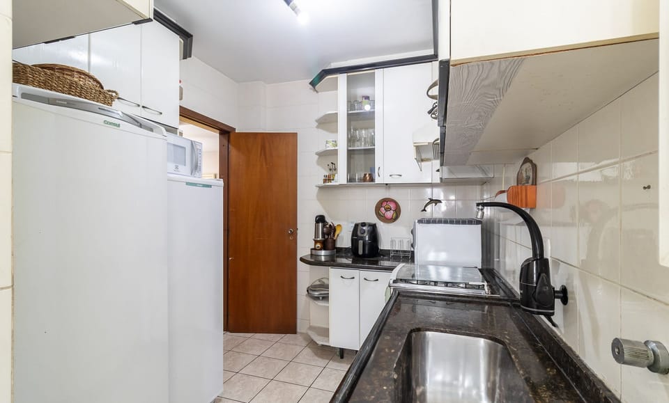 Basic Apartment | Private kitchen | Cookware/dishes/utensils