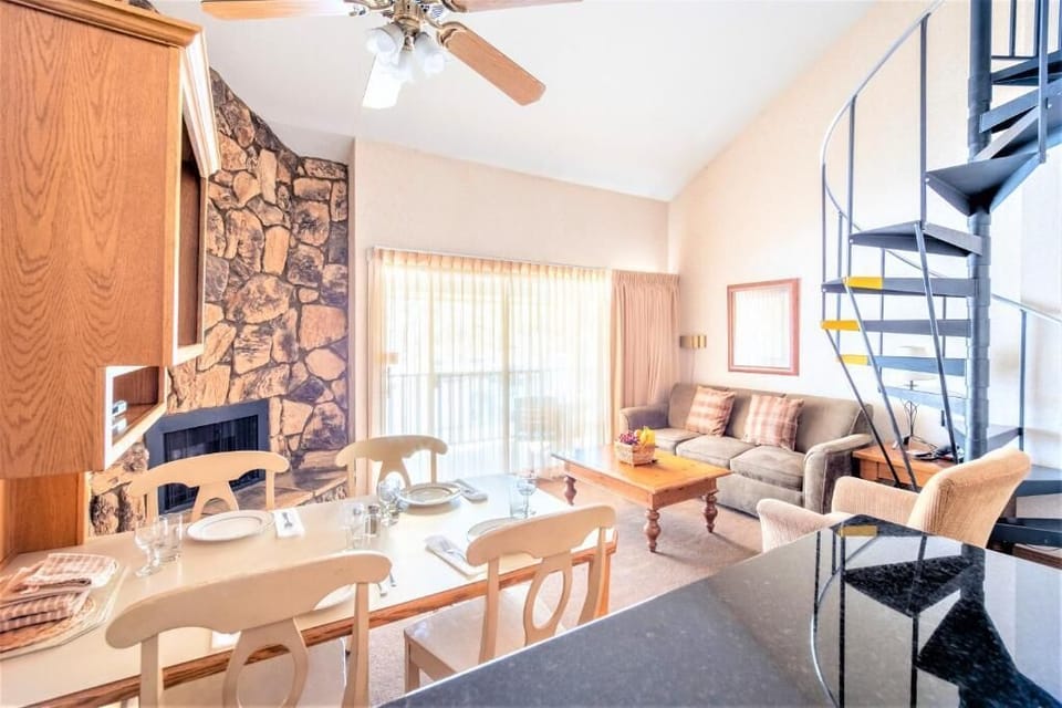 Apartment, 1 Bedroom, Balcony | Living area