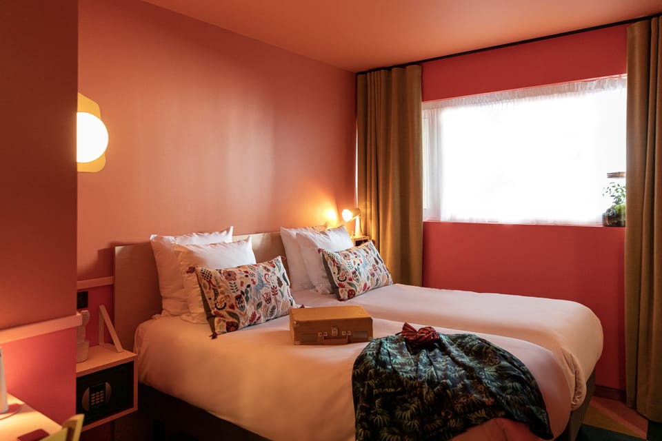 Hola | In-room safe, desk, soundproofing, free WiFi