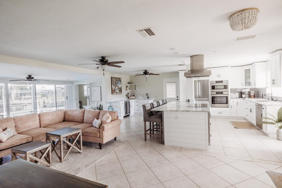 Amazing open plan space perfect for hosting and all your vacation needs.