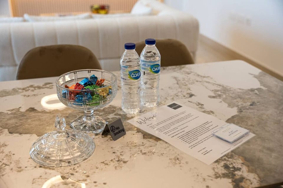 Luxury 1 bedroom chic apartment available on short term rental in Waters Edge, Yas Island, Abu Dhabi, UAE
