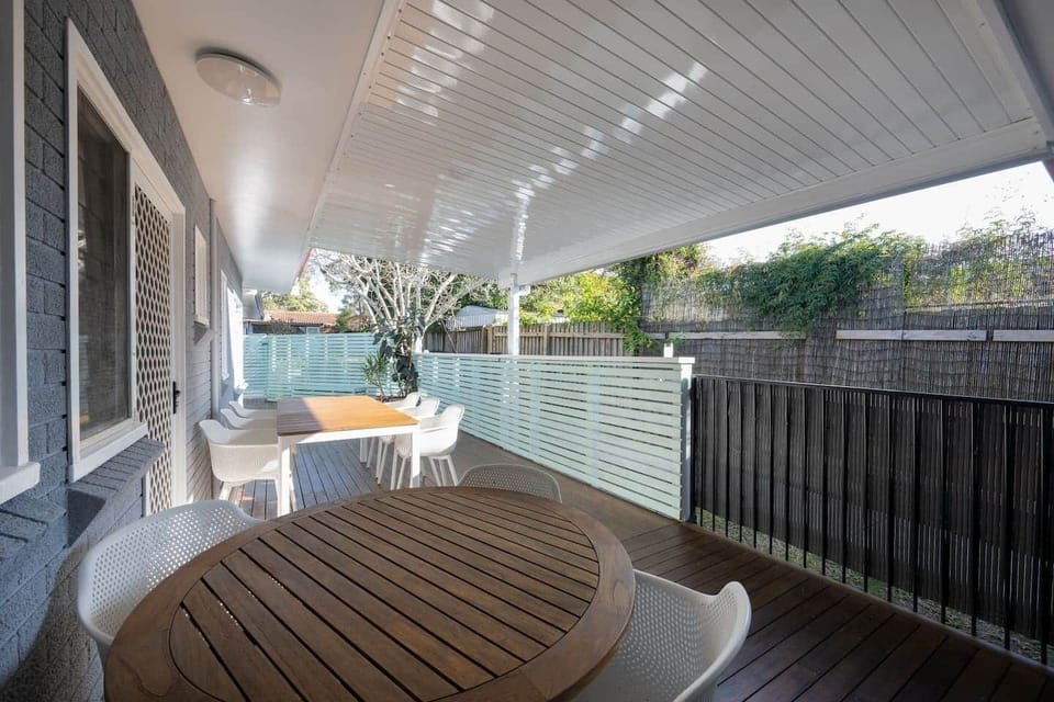 House: Rear north facing deck/Patio