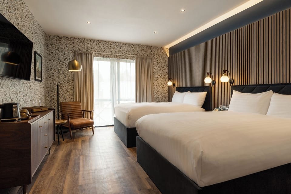Classic Double Room, 1 Double Bed (Executive) | In-room safe, desk, iron/ironing board, rollaway beds