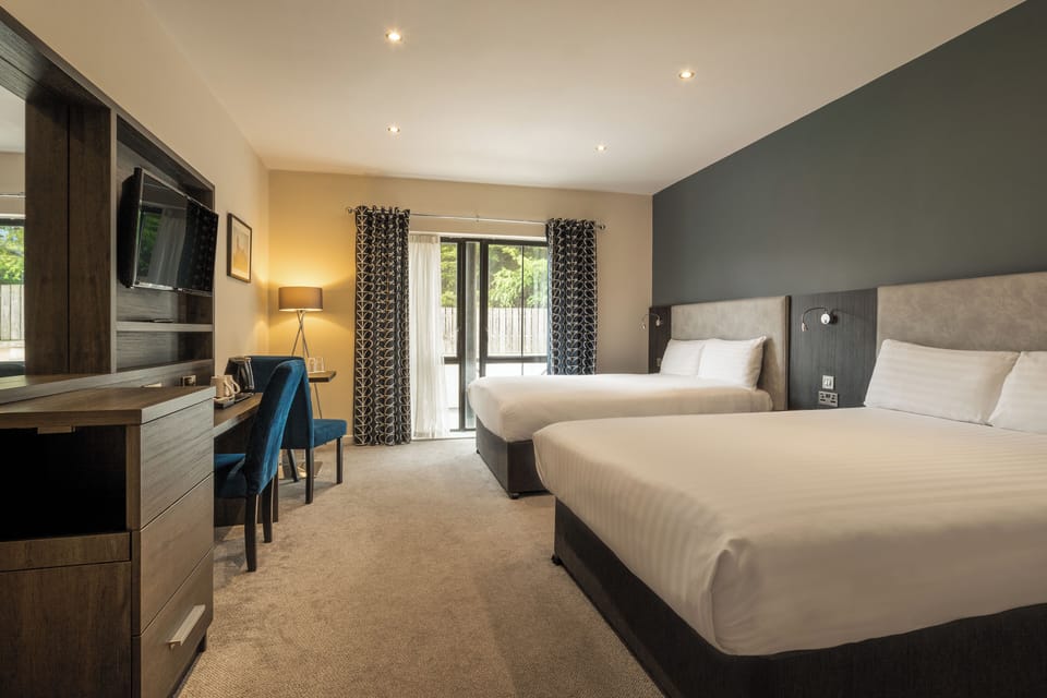 Classic Double Room, 1 King Bed (Executive) | In-room safe, desk, iron/ironing board, rollaway beds