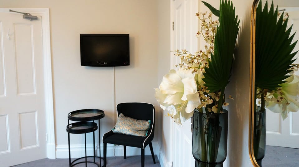 Luxury Double Room, 1 Double Bed | Iron/ironing board, free WiFi, bed sheets