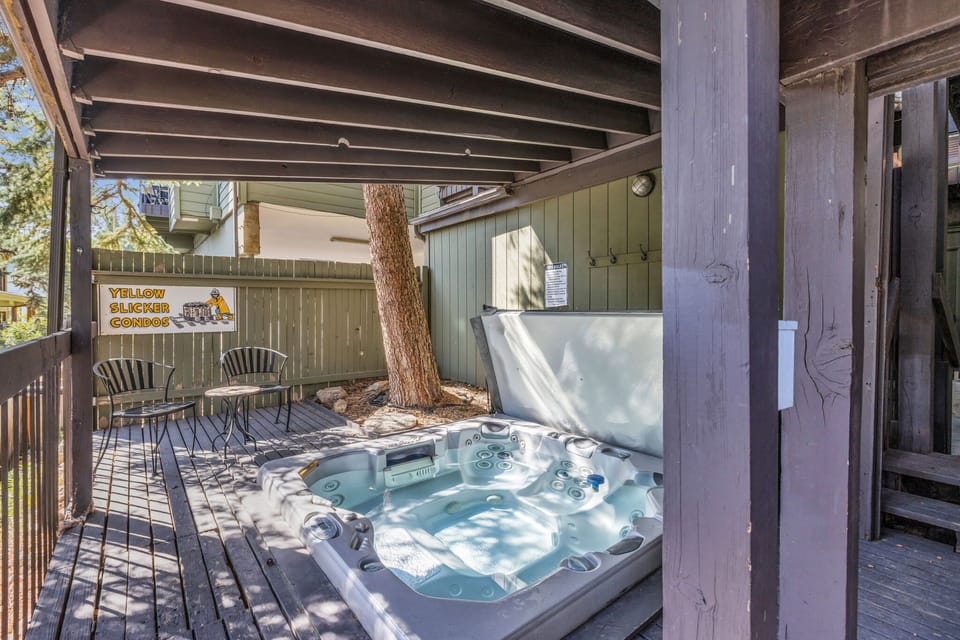 Shared hot tub (keypad access near garage)