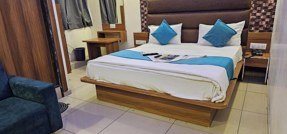 Deluxe Room, City View