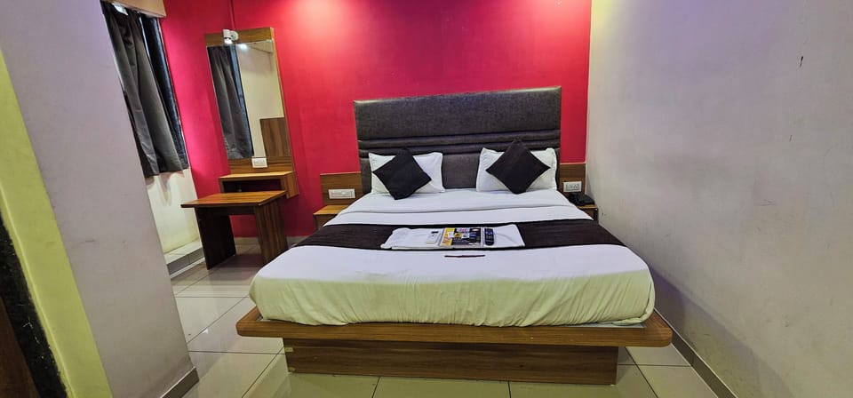 Deluxe Room, City View