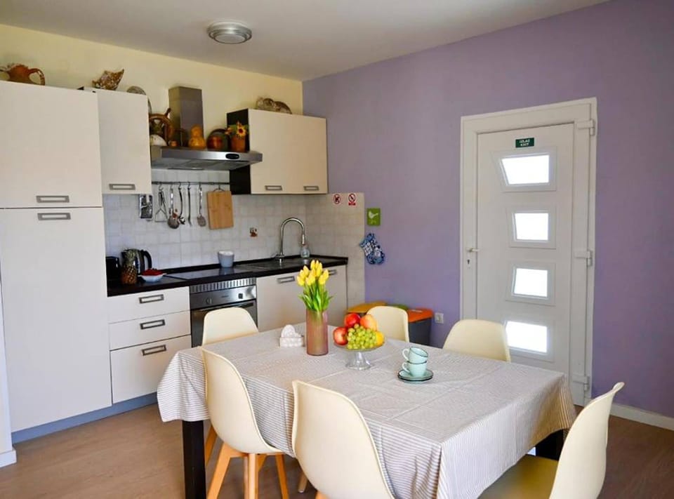 Apartment (Two Bedroom Apartment with Balcony) | Dining room
