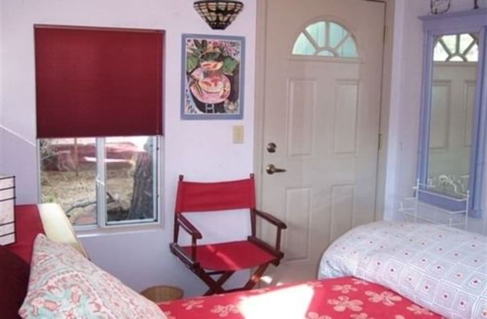 Signature Studio Suite, Private Bathroom (Studio Suite) | 1 bedroom, iron/ironing board, free WiFi