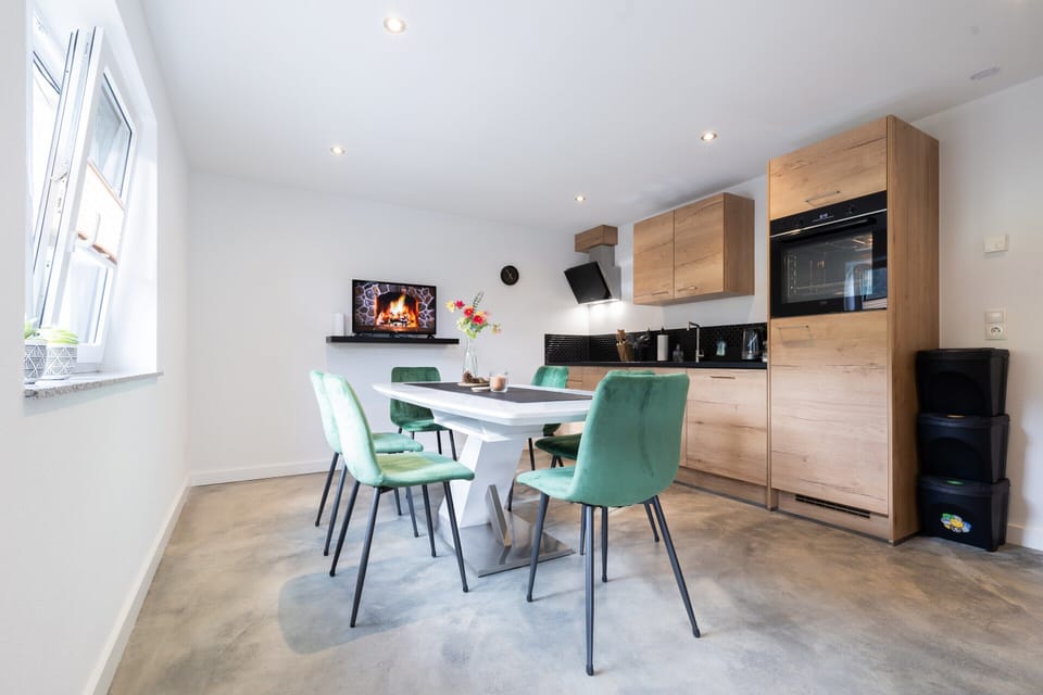 Apartment | Dining