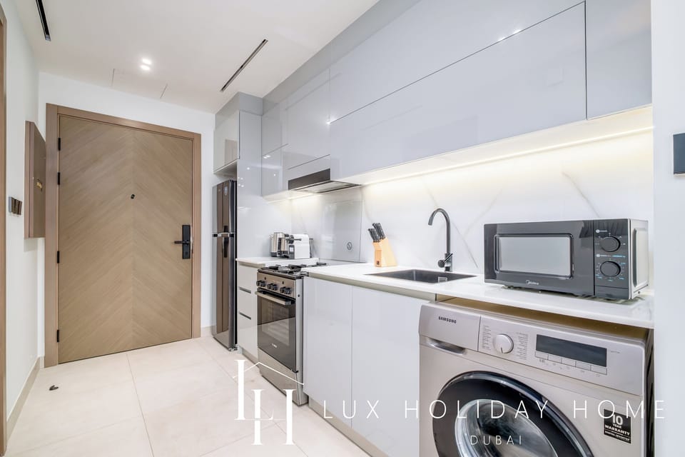 Studio, Balcony, Canal View | Private kitchen
