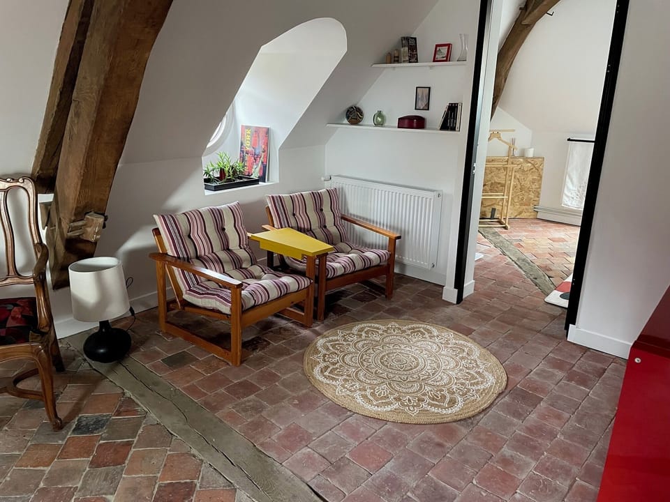 Luxury Suite | Premium bedding, WiFi (free), individually decorated