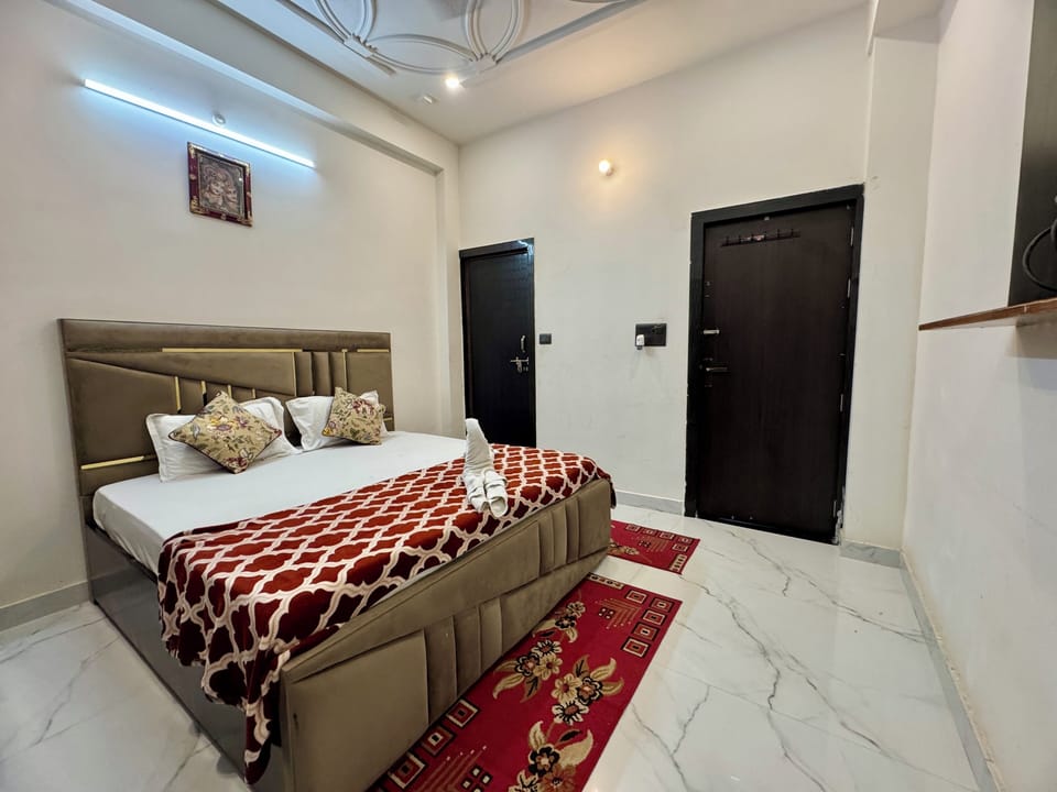 Deluxe Double Room | Desk, laptop workspace, free WiFi