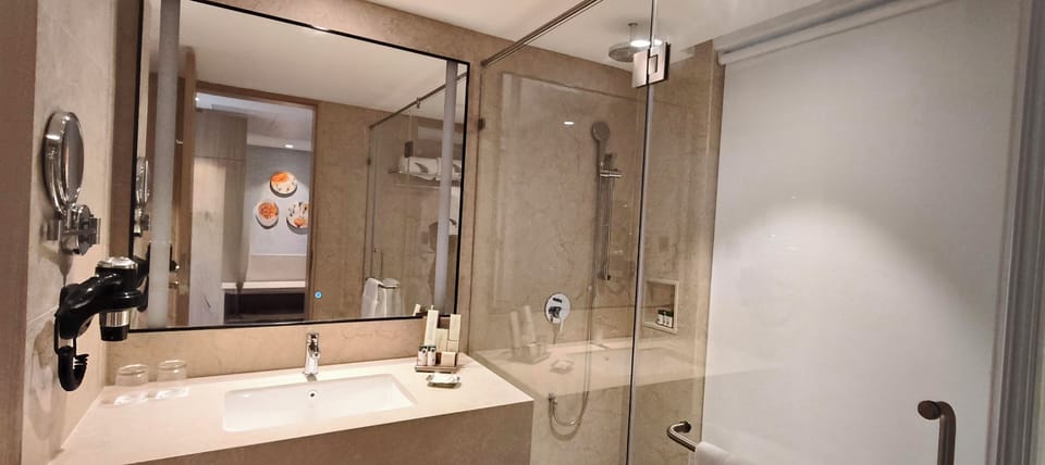 Hazel Suite | Bathroom | Slippers