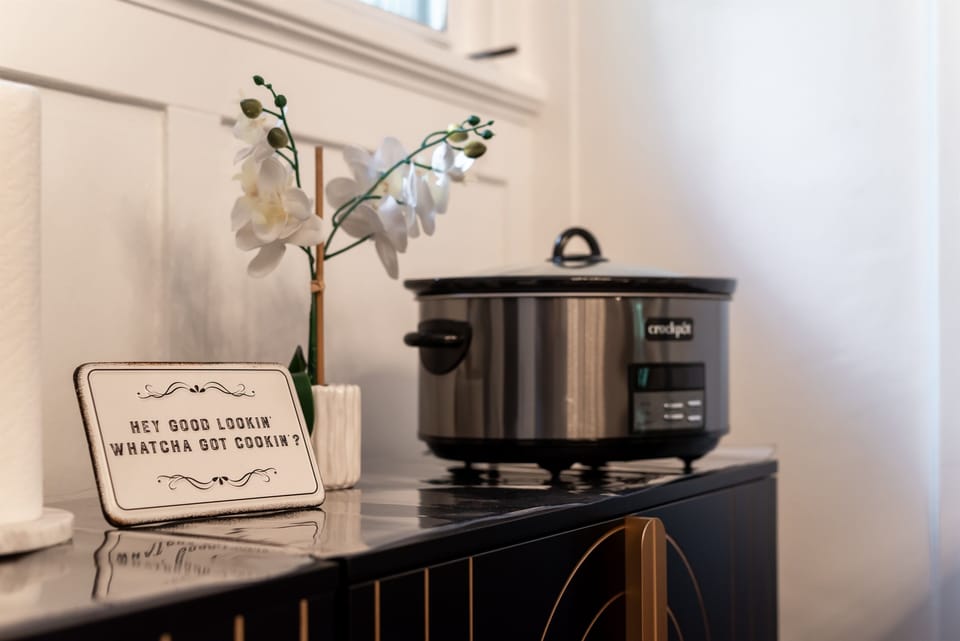 Dining Room I Crock - Pot