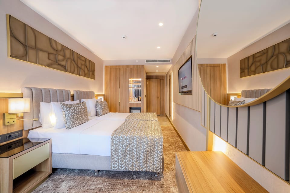 Economy Double or Twin Room | Minibar, desk, soundproofing, free cribs/infant beds