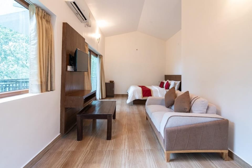 In-room safe, desk, iron/ironing board, free WiFi