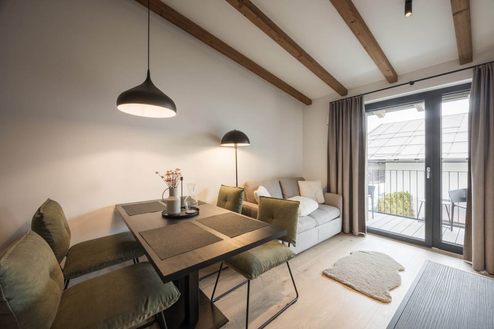 Apartment | Dining