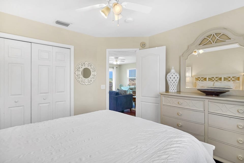 Queen Bedroom