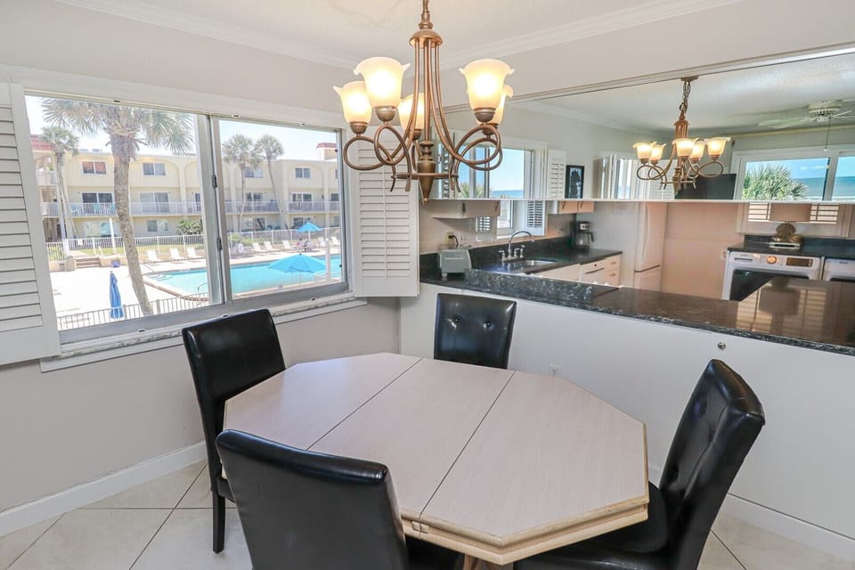 St. Augustine Beach Rentals Dining Room