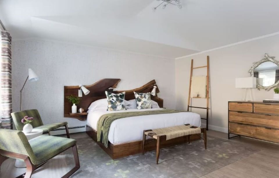 Stretch out in a spacious king bed with serene styling.