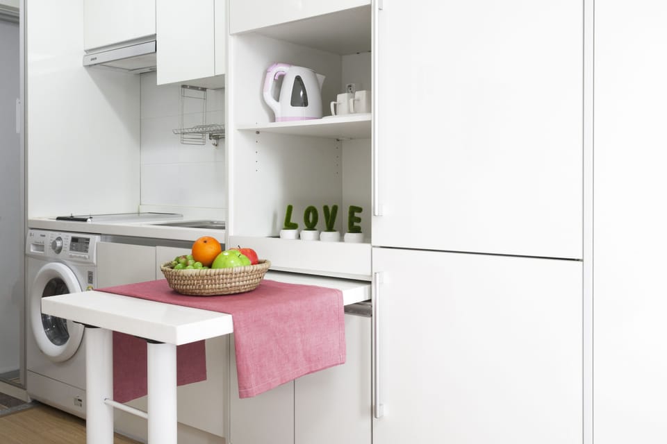 Full-size fridge, microwave, electric kettle
