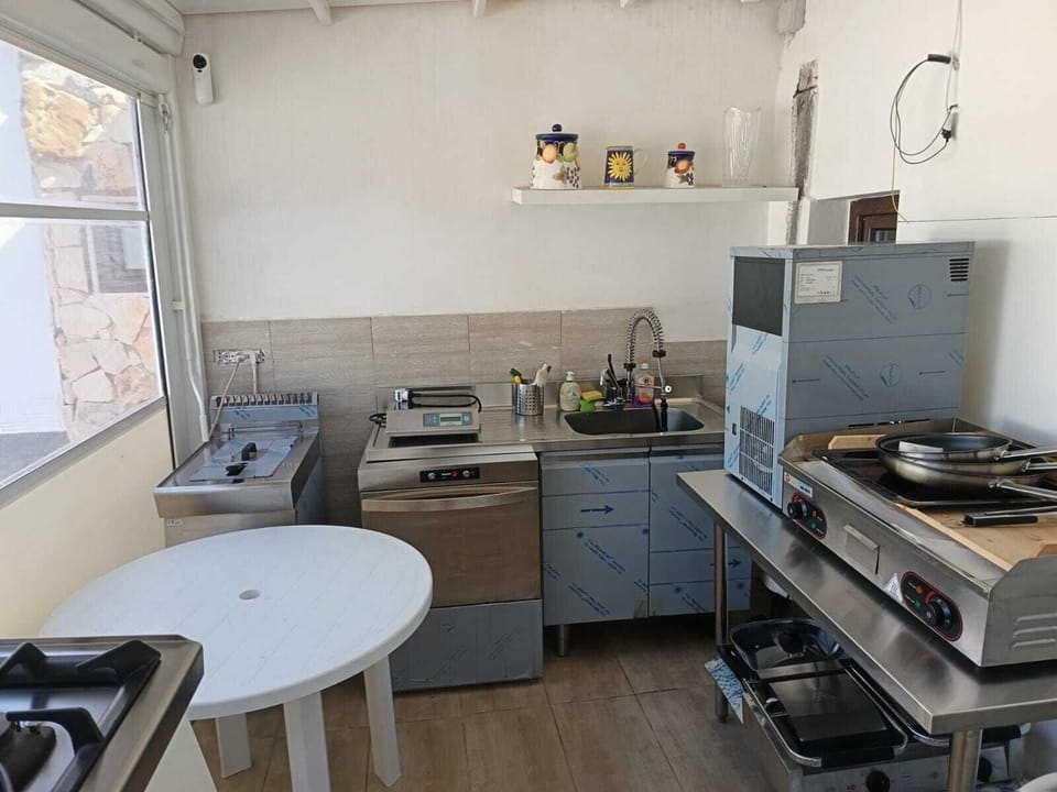 Villa, Patio, Garden View | Private kitchen | Fridge, microwave, oven, stovetop