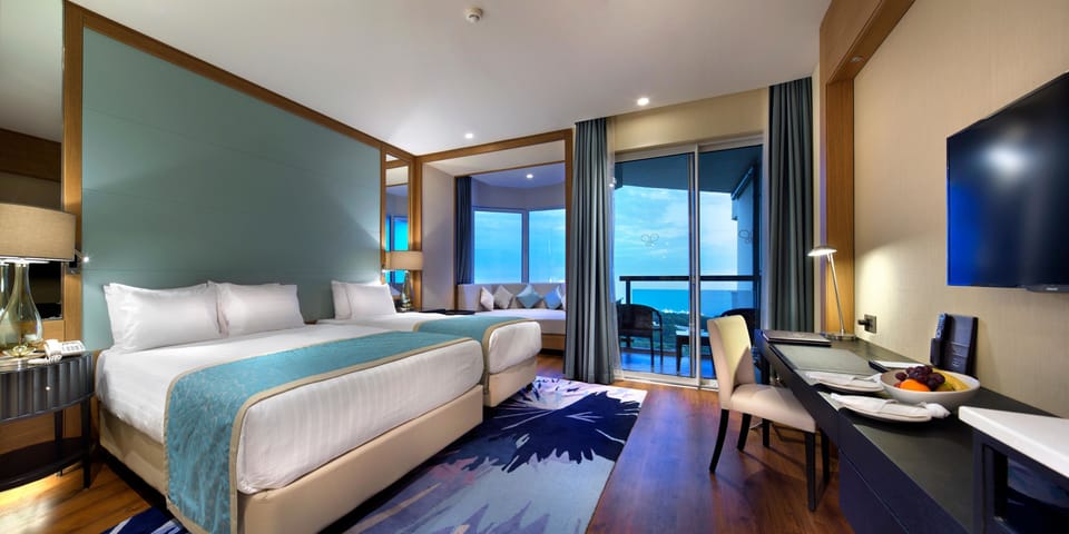 Superior Room, Mountain View | Egyptian cotton sheets, premium bedding, minibar, in-room safe