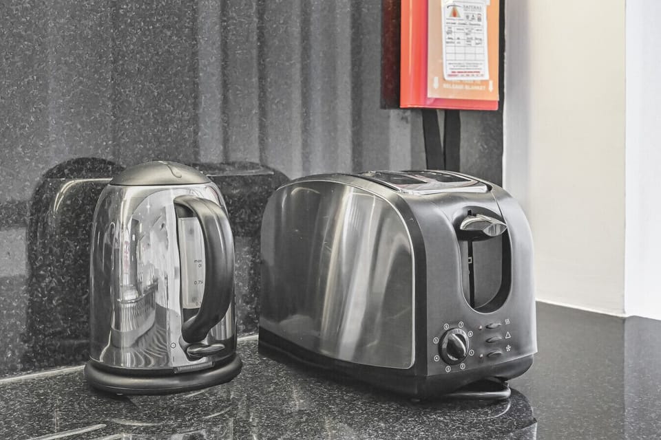 Toaster & Kettle
