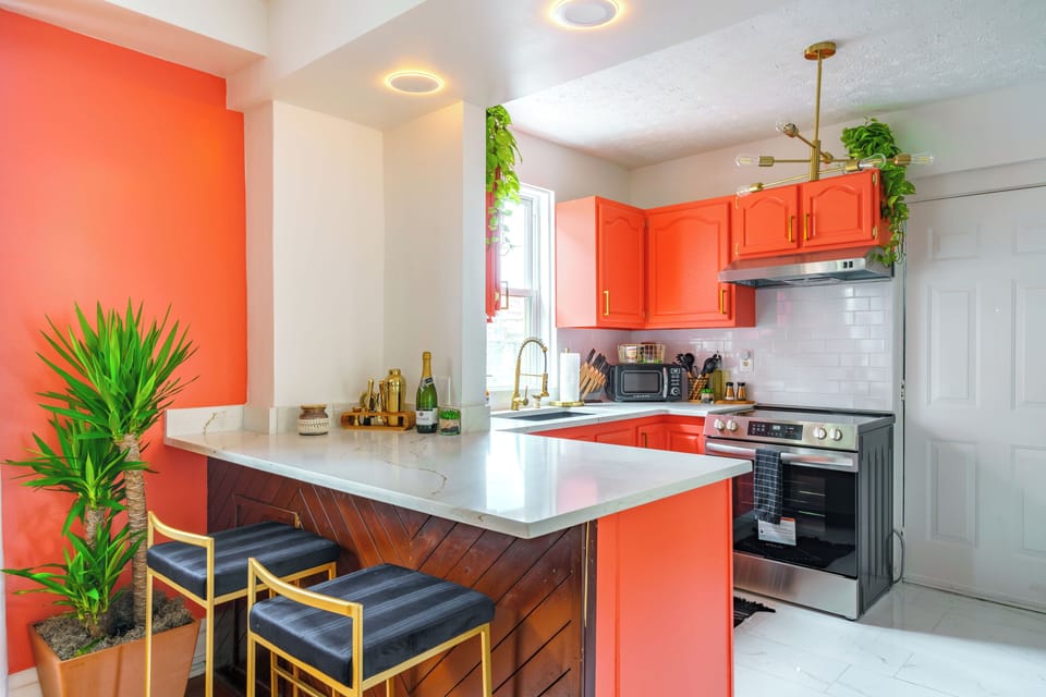 Bamboo Bungalow | Private kitchen | Full-size fridge, microwave, oven, stovetop
