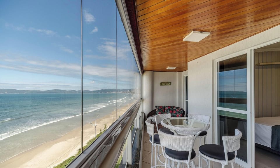 Basic Apartment | Outdoor dining